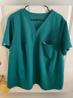 FIGS Catarina scrub top